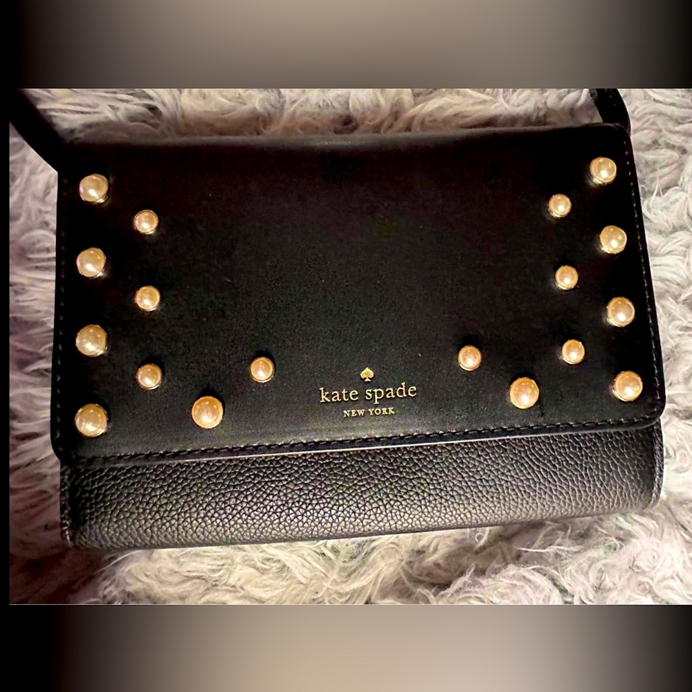 Super cute Kate spade bag beautiful black leather with white pearls on front